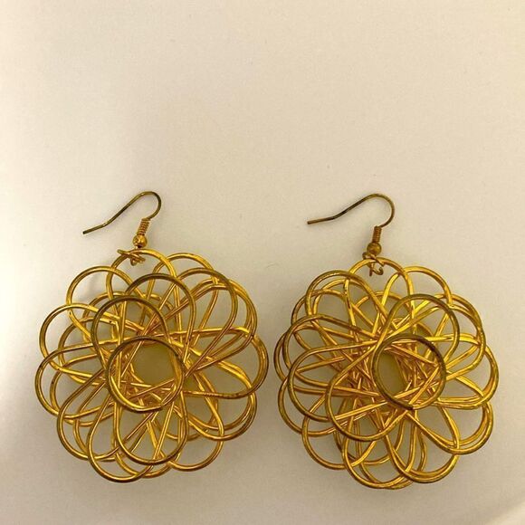 Large Sputnik Gold Tone Modern Earrings with French Ear Wire. - Picture 3 of 3